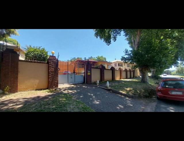 4 BEDROOM HOUSE FOR SALE IN OBSERVATORY